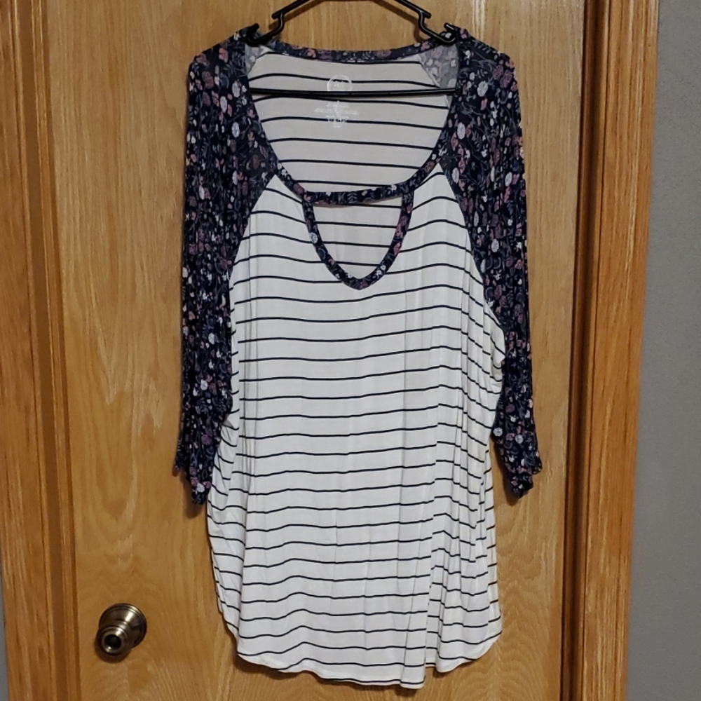 Loose fitting top
